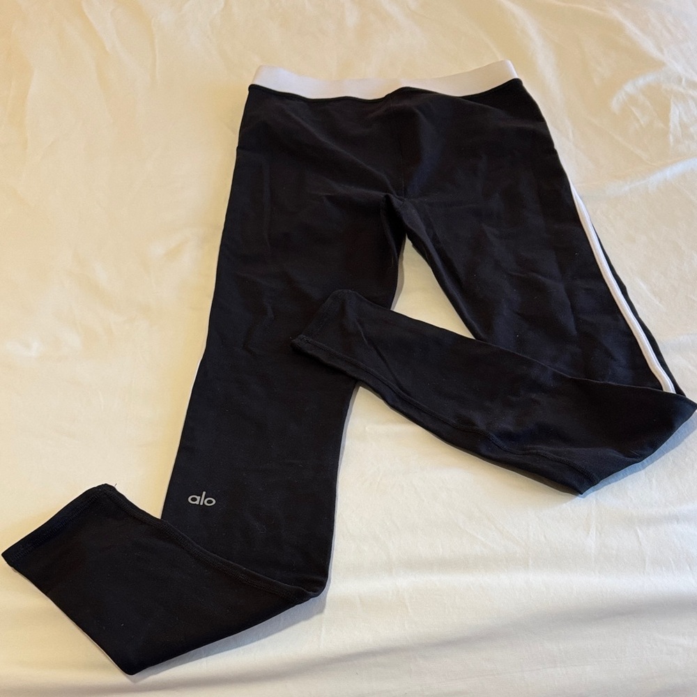 ALO Yoga Women’s Leggings in Black and White